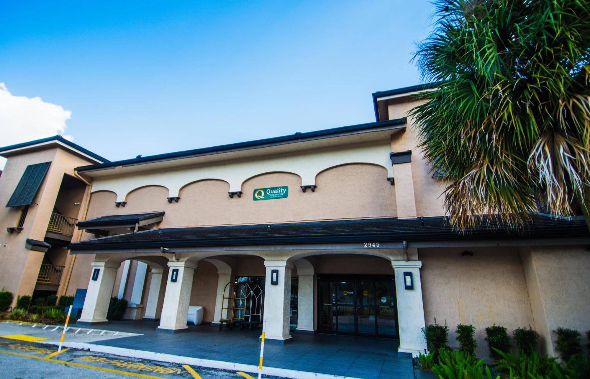 Quality Inn & Suites By The Parks Four Corners Exterior photo