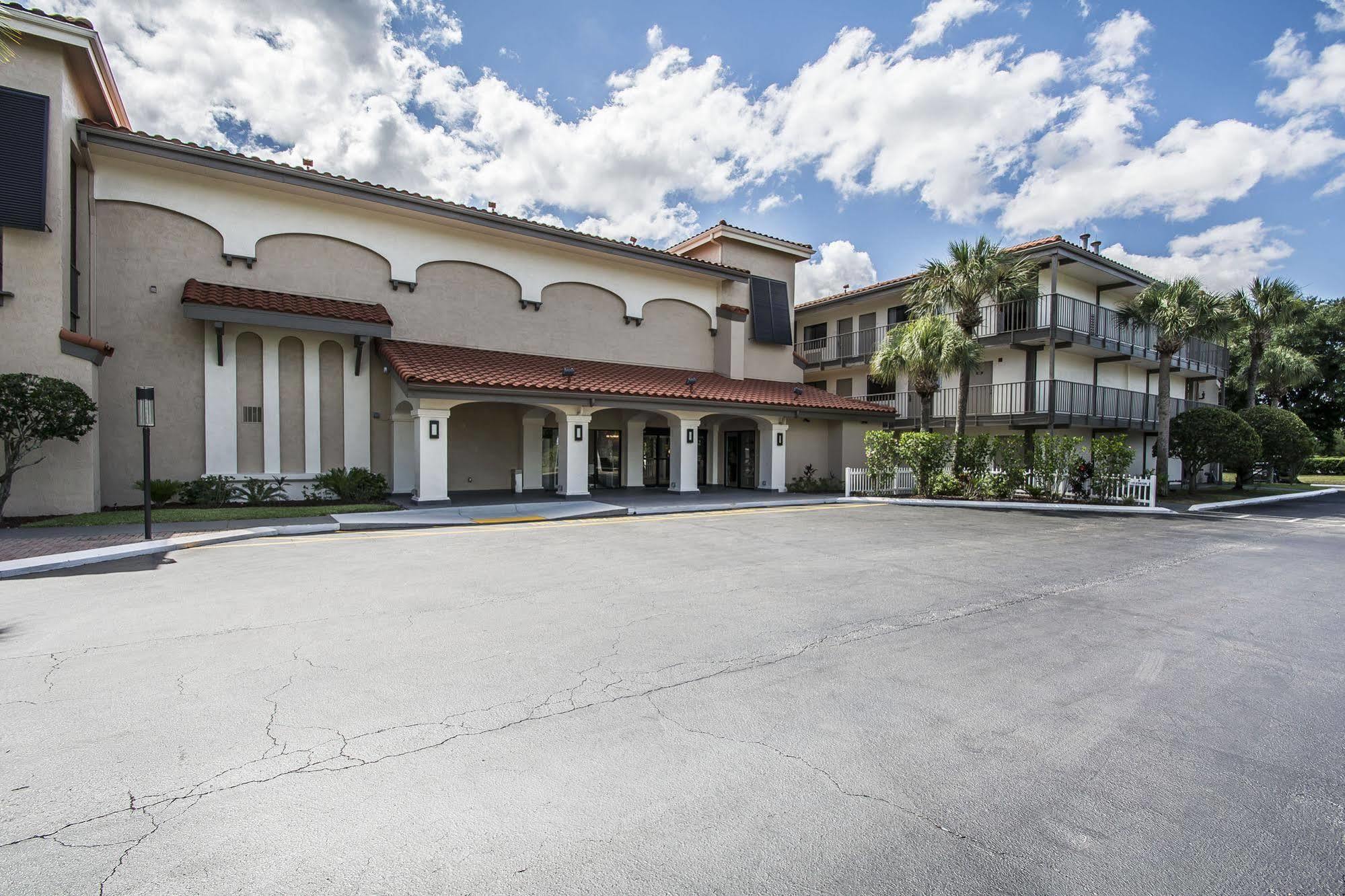 Quality Inn & Suites By The Parks Four Corners Exterior photo