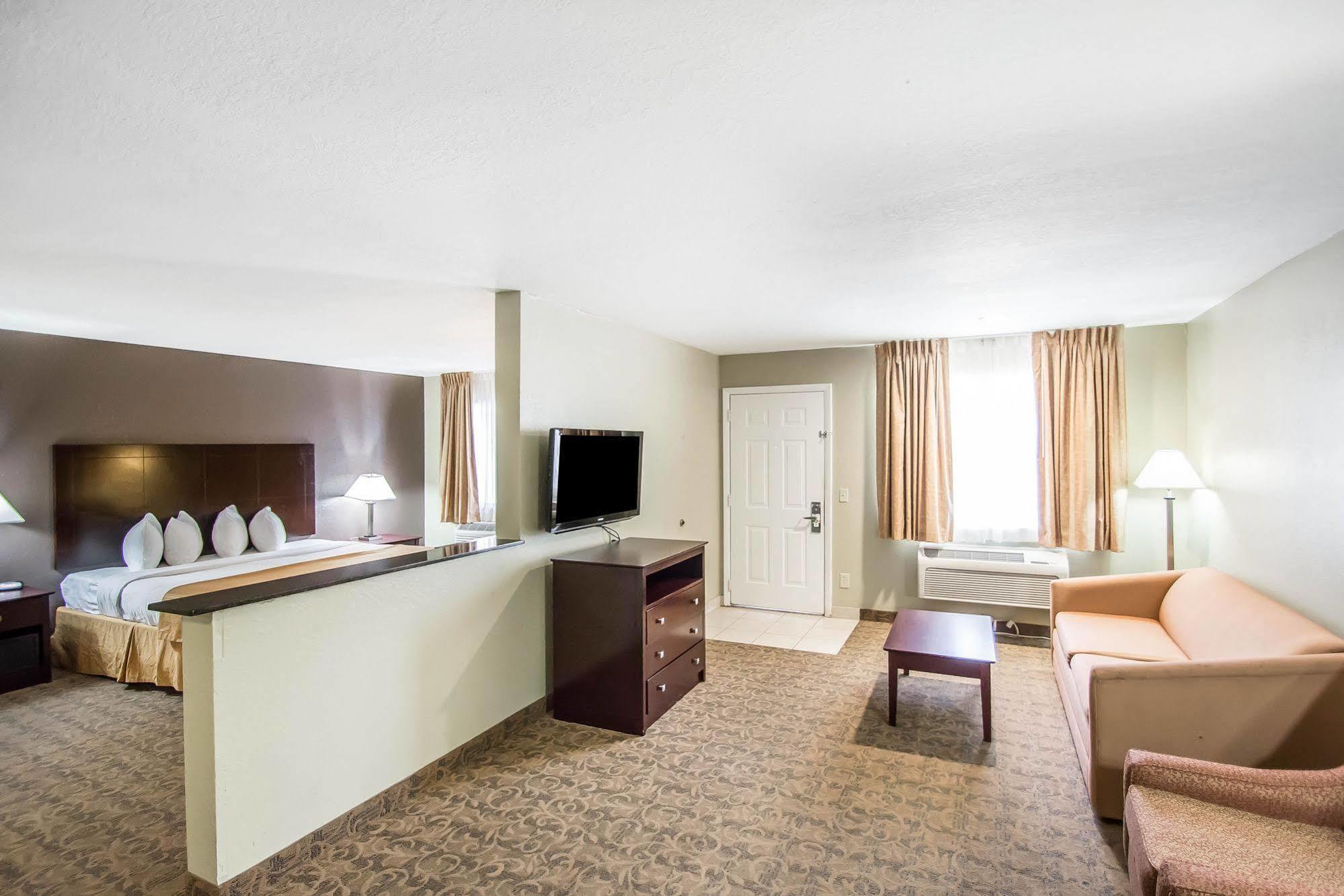 Quality Inn & Suites By The Parks Four Corners Exterior photo